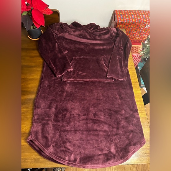 32 Degrees Heat Plush Blanket Long Hoodie S/M NWOT - Picture 5 of 7